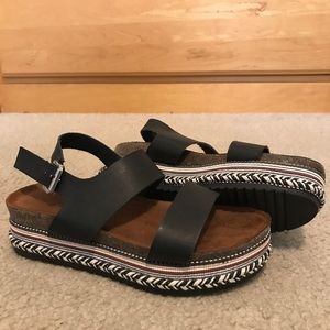 Cute Black Embroidered Espadrilles 7.5
